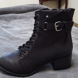 Ladies boots